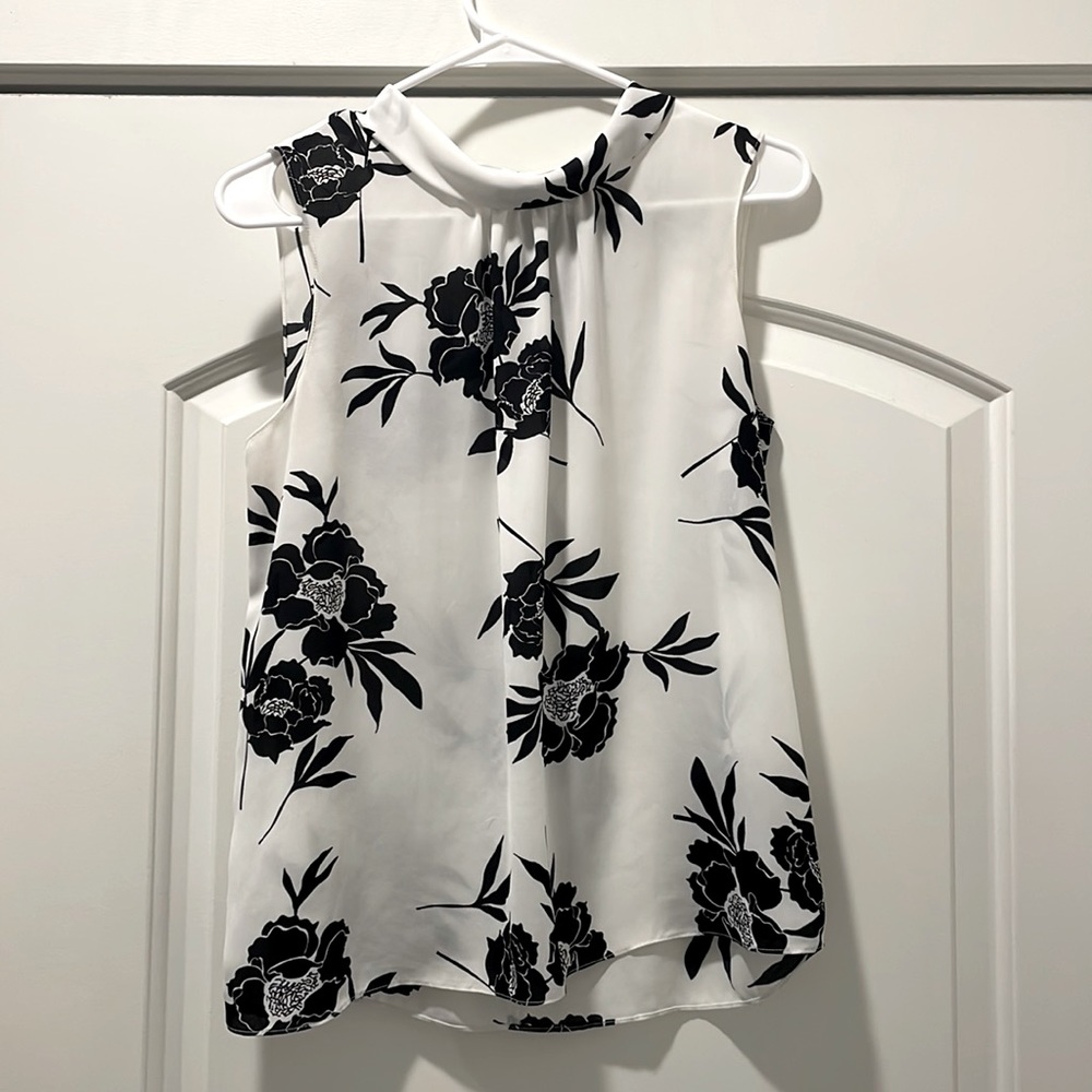 Vince Camuto Sleeveless Mock Neck Blouse, white/black floral, size S
